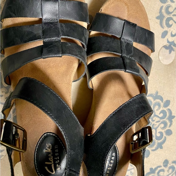 Clarks sandal,wedge slight platform size 8 black - Picture 5 of 10